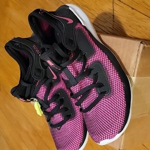 Nike Women's Flex Run Size 7